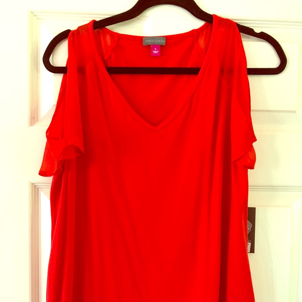 NWT Vince Camuto Cold Shoulder Top